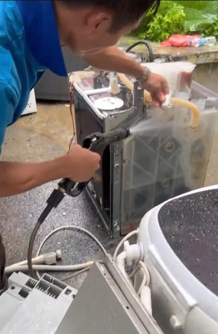 z7119427837466 84edf11be60ea4dfda0e90933fa85f56